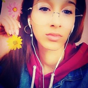 Meet your Posher, Ali